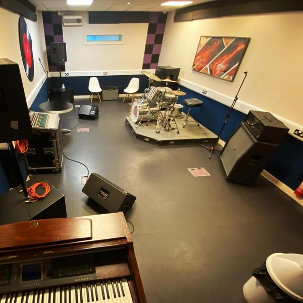 Studio 16 – Premiere Studio