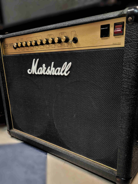 Marshall JCM900 Guitar Amp 1/4 View